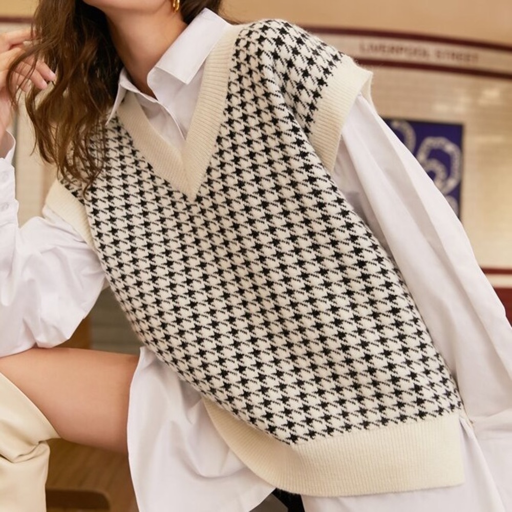 SHEIN Houndstooth Pattern Sweater Vest